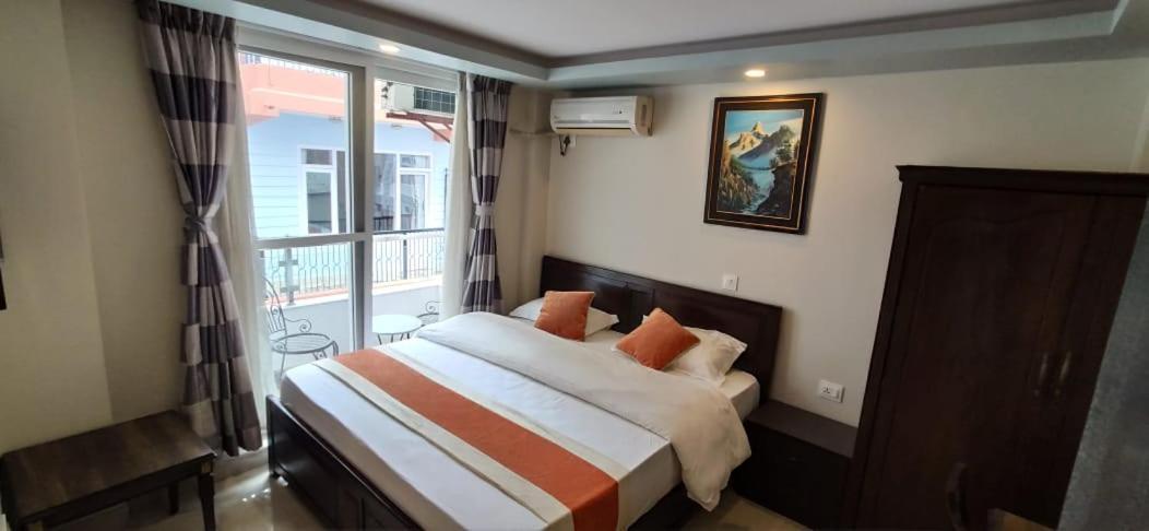 Hotel Pipal Tree Kathmandu Exteriör bild
