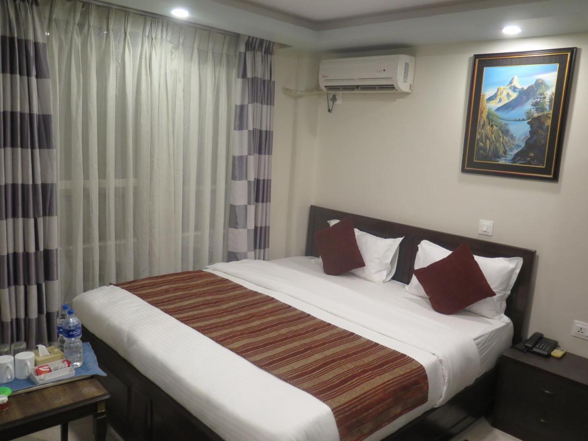 Hotel Pipal Tree Kathmandu Exteriör bild