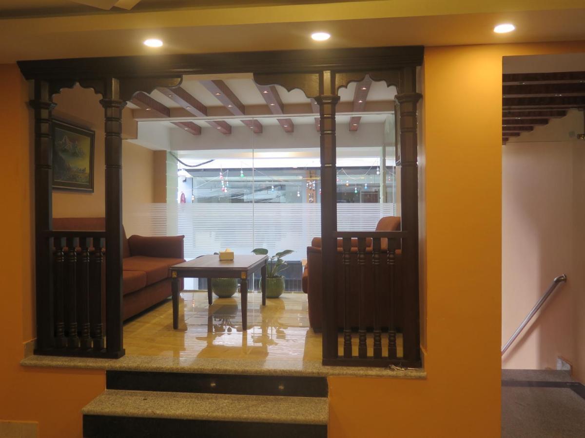 Hotel Pipal Tree Kathmandu Exteriör bild